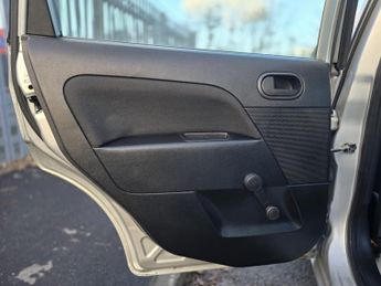 FORD FIESTA 1.6 Style 5dr Auto