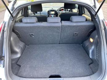 NISSAN JUKE 1.6 Acenta Premium 5dr Xtronic