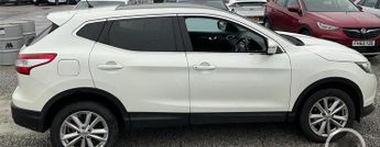 Nissan Qashqai 1.5 dCi Acenta Premium 5dr ++ PANROOF / NAV / 20 TAX / 74.3 MPG 