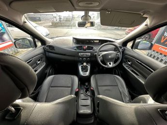 RENAULT GRAND SCENIC 1.6 16v VVT Dynamique TomTom 5dr