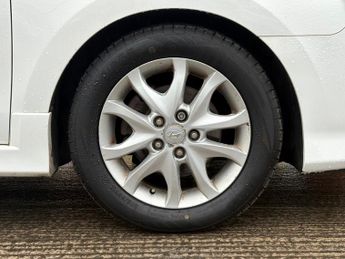 HYUNDAI I30 1.6 CRDi Comfort 5dr ++ AIR CON / 62 MPG ++