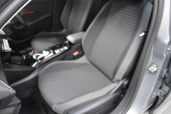 PEUGEOT E-208 100kW Active 50kWh 5dr Auto ONLY 7000 MILES