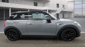 MINI John Cooper Works 1.5 Cooper 3dr ++ CHILI PK / JCW ALLOYS / HALF LEATHER / 20 TAX 
