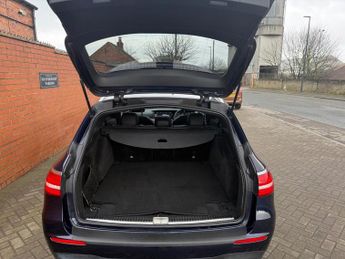 MERCEDES-BENZ E CLASS E220d AMG Line Premium 5dr 9G-Tronic