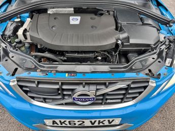 VOLVO XC60 D5 [215] R DESIGN 5dr AWD Geartronic