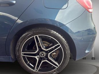 MERCEDES-BENZ A-CLASS A180 AMG Line Executive 5dr Auto