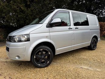 Volkswagen Transporter 2.0 TDI 140PS Kombi Van