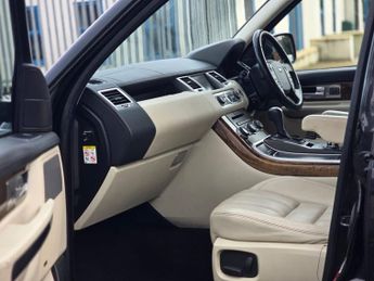 LAND ROVER RANGE ROVER SPORT 3.0 TDV6 HSE 5dr CommandShift