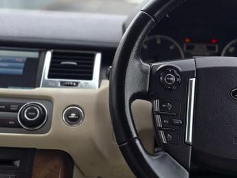 LAND ROVER RANGE ROVER SPORT 3.0 TDV6 HSE 5dr CommandShift