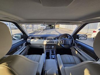 LAND ROVER RANGE ROVER SPORT 3.0 TDV6 HSE 5dr CommandShift