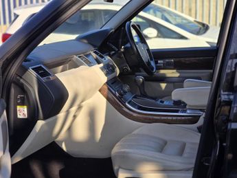 LAND ROVER RANGE ROVER SPORT 3.0 TDV6 HSE 5dr CommandShift