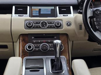 LAND ROVER RANGE ROVER SPORT 3.0 TDV6 HSE 5dr CommandShift