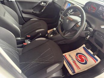 PEUGEOT 208 1.4 e-HDi Active 5dr EGC