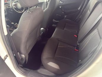 PEUGEOT 208 1.4 e-HDi Active 5dr EGC