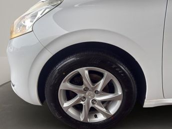 PEUGEOT 208 1.4 e-HDi Active 5dr EGC