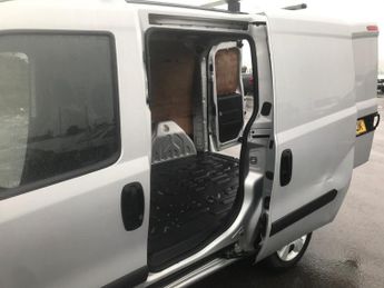 VAUXHALL COMBO 2000 1.3 CDTI 16V eFLEX H1 Sportive Van Start Stop