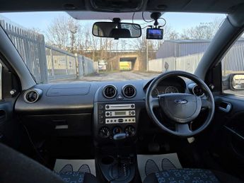 FORD FIESTA 1.6 Style Hatchback 5dr Petrol Automatic (176 g/km 99 bhp)