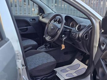 FORD FIESTA 1.6 Style Hatchback 5dr Petrol Automatic (176 g/km 99 bhp)