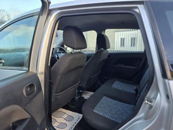 FORD FIESTA 1.6 Style Hatchback 5dr Petrol Automatic (176 g/km 99 bhp)