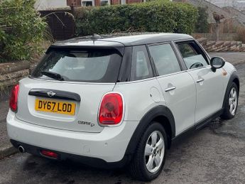 MINI HATCH 1.5 Cooper D 5dr