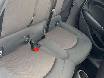 MINI HATCH 1.5 Cooper D 5dr