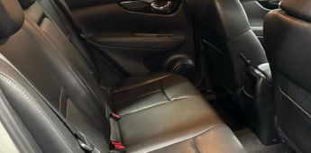 NISSAN QASHQAI 1.2 DiG-T Tekna 5dr Xtronic ++ PANROOF / NAV / CAMERA / 9 SERVIC