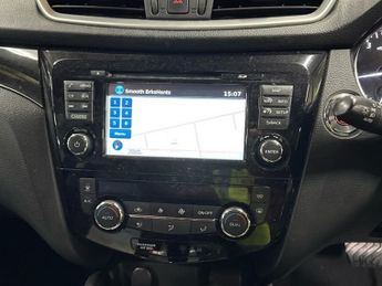 NISSAN QASHQAI 1.2 DiG-T Tekna 5dr Xtronic ++ PANROOF / NAV / CAMERA / 9 SERVIC