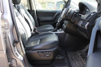 LAND ROVER FREELANDER 2.2 SD4 HSE 5dr Auto