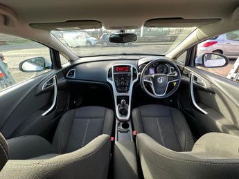 VAUXHALL ASTRA 1.4i 16V SRi 5dr