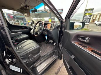 NISSAN ELGRAND 2.5 HIGHWAY STAR 4WD