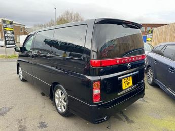 NISSAN ELGRAND 2.5 HIGHWAY STAR 4WD
