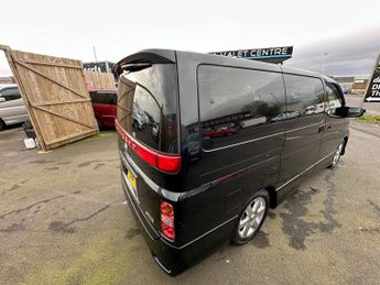 NISSAN ELGRAND 2.5 HIGHWAY STAR 4WD