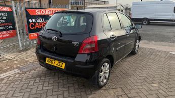 TOYOTA YARIS 1.3 VVT-i Zinc 5dr MMT
