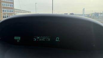 TOYOTA YARIS 1.3 VVT-i Zinc 5dr MMT