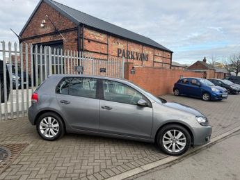 VOLKSWAGEN GOLF 2.0 TDi 140 SE 5dr DSG