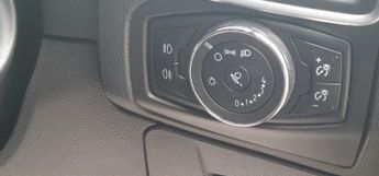 FORD FOCUS 1.6 125 Zetec 5dr Powershift