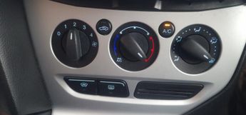 FORD FOCUS 1.6 125 Zetec 5dr Powershift