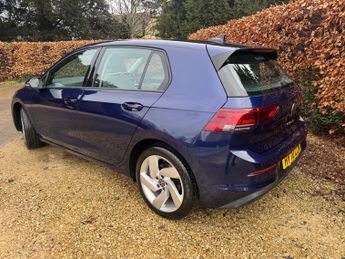 VOLKSWAGEN GOLF 1.5 eTSI 150 Life 5dr DSG