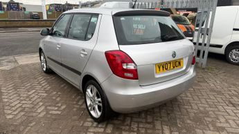 SKODA FABIA 1.6 16V 3 5dr Tiptronic