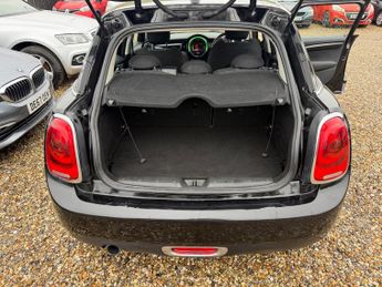 MINI HATCH 1.5 Cooper 5dr Auto