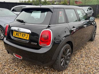 MINI HATCH 1.5 Cooper 5dr Auto
