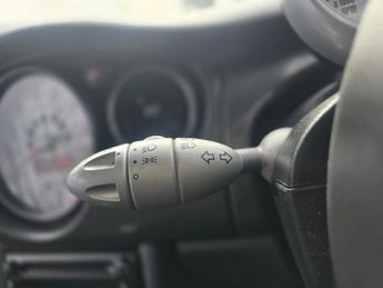 MERCEDES-BENZ E CLASS 2.2 E220 CDI Classic Saloon 4dr Diesel Automatic (184 g/km 125 b