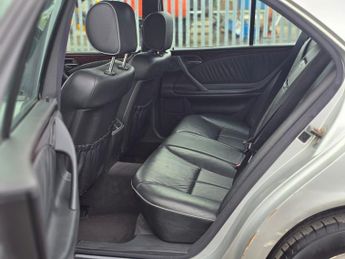 MERCEDES-BENZ E CLASS 2.2 E220 CDI Classic Saloon 4dr Diesel Automatic (184 g/km 125 b