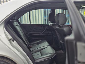 MERCEDES-BENZ E CLASS 2.2 E220 CDI Classic Saloon 4dr Diesel Automatic (184 g/km 125 b