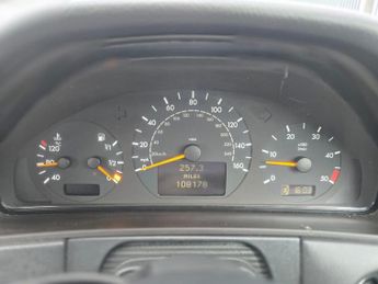 MERCEDES-BENZ E CLASS 2.2 E220 CDI Classic Saloon 4dr Diesel Automatic (184 g/km 125 b