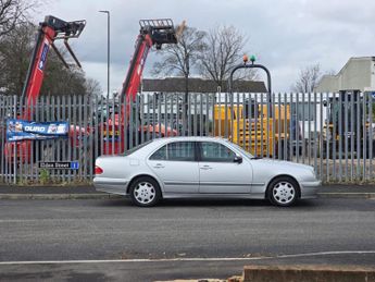 MERCEDES-BENZ E CLASS 2.2 E220 CDI Classic Saloon 4dr Diesel Automatic (184 g/km 125 b