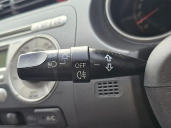 HONDA JAZZ 1.4 i-DSI SE Hatchback 5dr Petrol CVT-7 (139 g/km 82 bhp)