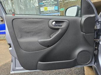 HONDA JAZZ 1.4 i-DSI SE Hatchback 5dr Petrol CVT-7 (139 g/km 82 bhp)