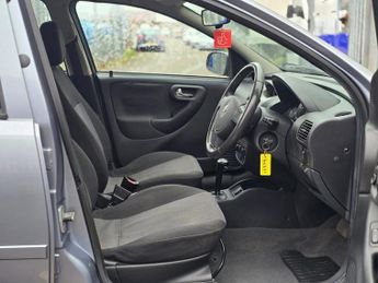 VAUXHALL CORSA 1.4i 16v Design Hatchback 5dr Petrol Automatic (a/c) (180 g/km 8