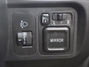 VAUXHALL CORSA 1.4i 16v Design Hatchback 5dr Petrol Automatic (a/c) (180 g/km 8